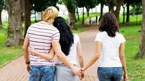 Vì vậy, khi thấy có một người đàn ông đẹp hay phụ nữ đẹp thường xuyên đến nhà của chúng ta, có thể họ mượn cớ mượn thứ nọ thứ kia hay giúp một số thứ, chúng ta cần phải lưu ý.