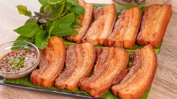 5 loai thit lam ton hai collagen khien phu nu gia nhanh