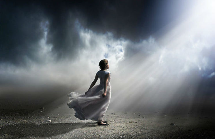 Bà cô mỉm cười với cô và bảo cô đừng sợ hãi và mọi chuyện sẽ ổn thôi. Khi Christina tỉnh dậy sau cơn hôn mê, cô tin chắc rằng mình đã đến một thế giới khác và đoàn tụ với bà ngoại.