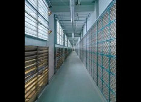 Đây chính là điểm không khí từ bên ngoài tràn vào phòng máy chủ để làm mát hệ thống.