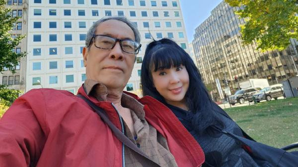 ề đường tình duyên, chị kết hôn lần đầu ở tuổi 18 với một nghệ sĩ múa và có một con gái, nhưng sau 2 năm, cả hai đã đường ai nấy đi. Con gái NSND Lan Hương theo bố sinh sống ở nước ngoài.