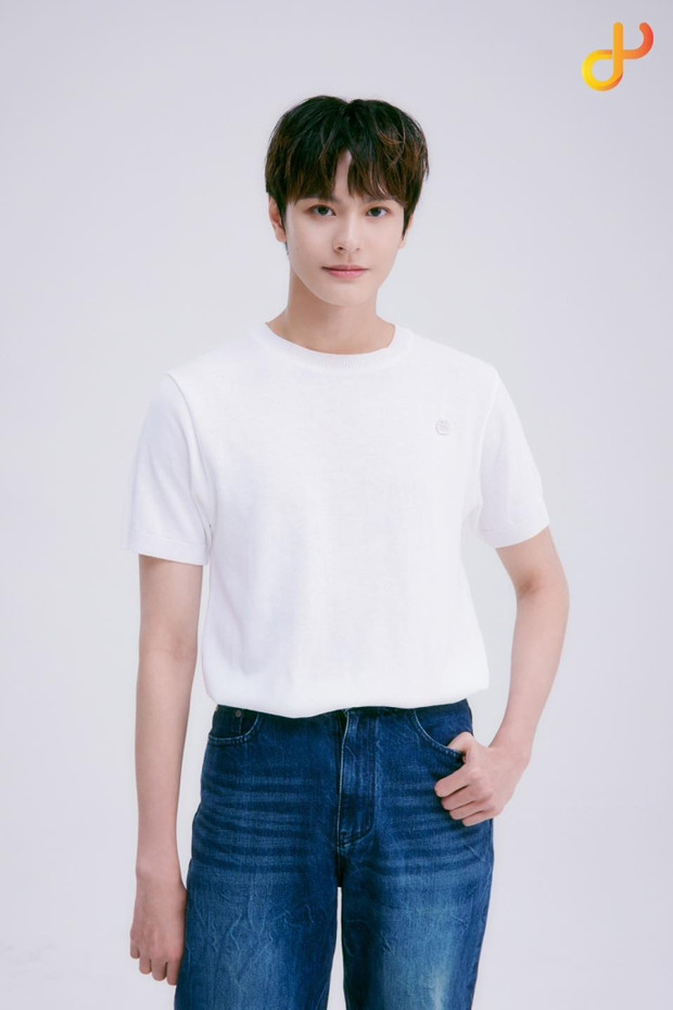 Ca si goc Ben Tre dau quan cho Dongyo Entertainment la ai?