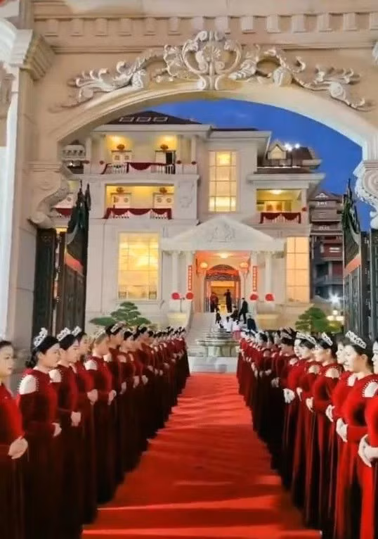 Dan mang Trung Quoc choang ngop voi dam cuoi tieu ton 210 trieu NDT-Hinh-2