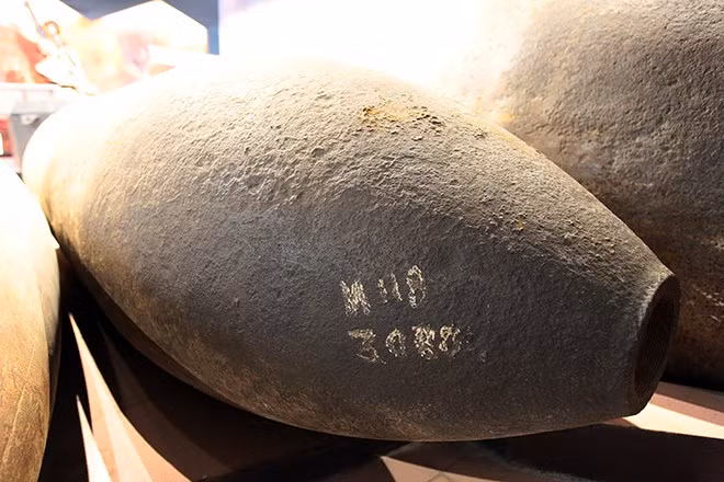 Một trong nhiều quả bom M118 được trưng bày tại tầng 1 của nhà Bảo tàng.