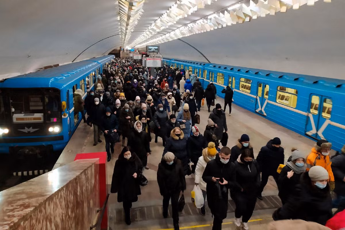 Không chỉ là đầu mối giao thông quan trọng bậc nhất trên tuyến đường sắt xuyên Siberia, Novosibirsk còn là thành phố đầu tiên ở Siberia có hệ thống tàu điện ngầm (được thành lập vào năm 1985). Ảnh: Сиб.фм.