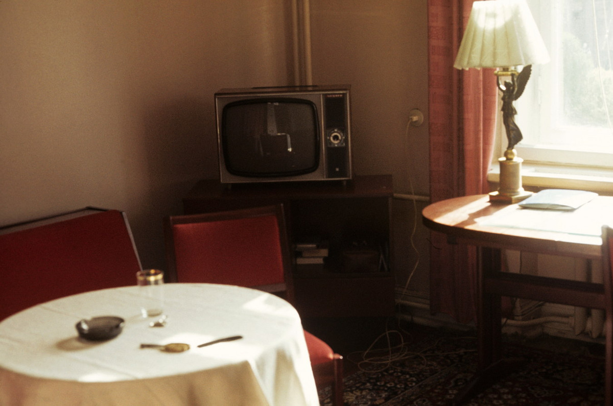 Nội thất trong một căn phòng của khách sạn Astoria.