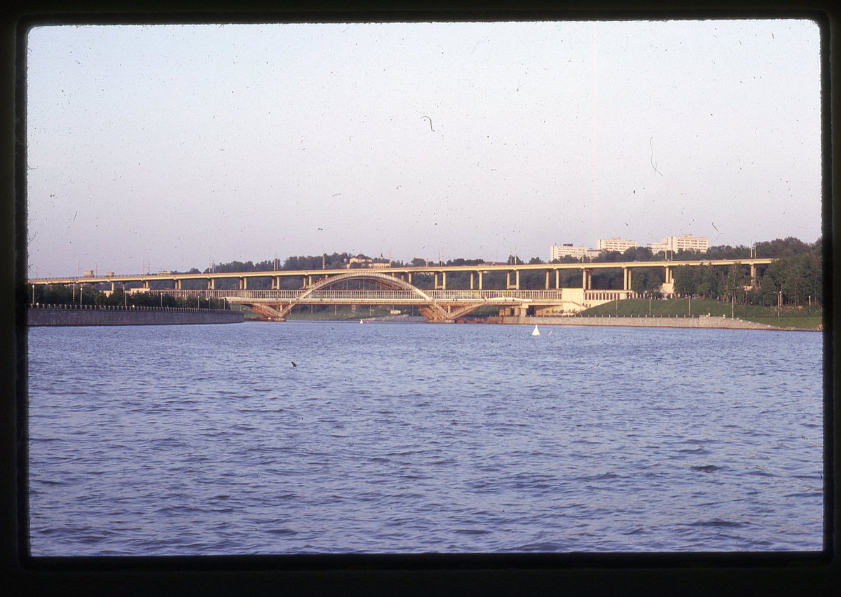 Cầu đường bộ và đường sắt Metromost.