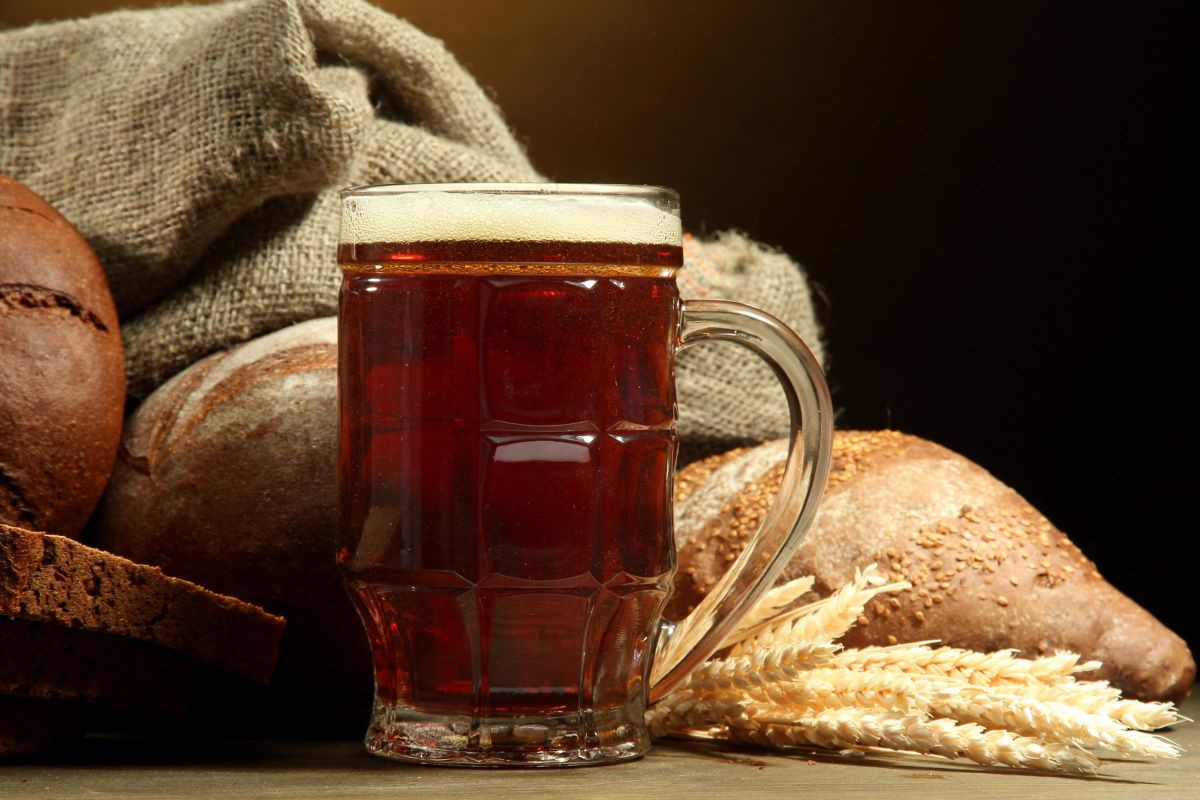 Thị xã Zvenigorod ở phía tây thủ đô Moskva, có nghề làm kvas truyền thống có tiếng là ngon. Kvas ở đây được nấu và cất dưới hầm tu viện họ đạo Chính Thống giáo Nga trong thị xã. Ảnh: Takprosto.cc.