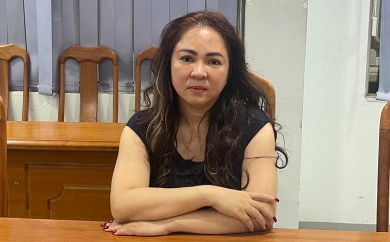 Cong an TP HCM lam viec voi chu kenh YouTube 'Lang thang duong pho'