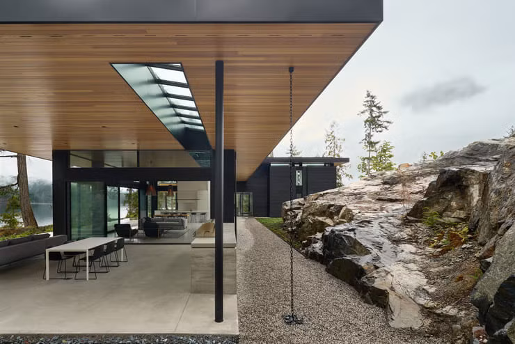 Biet thu nghi duong thiet ke dua nui ngam ho dep me ly-Hinh-92