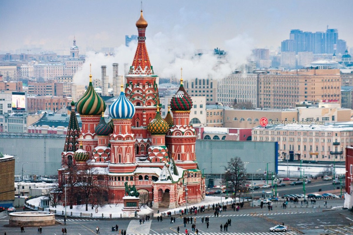 Năm 1588, tòa tháp thứ 9 được xây dựng ở phía Đông, là nơi chứa hài cốt của linh mục Chính thống giáo người Nga Basil (1468 – 1552). Từ đó nhà thờ được gọi ngắn gọn là nhà thờ Thánh Basil. Ảnh: A-a-ah.ru.