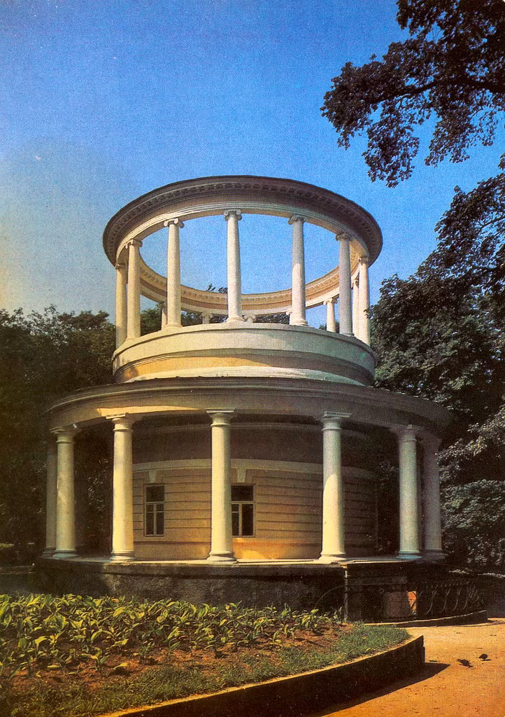 Nhà tưởng niệm Askold, được xây dựng vào thập niên 1930 ở nơi chôn cất hoàng tử Askold xứ Kiev.