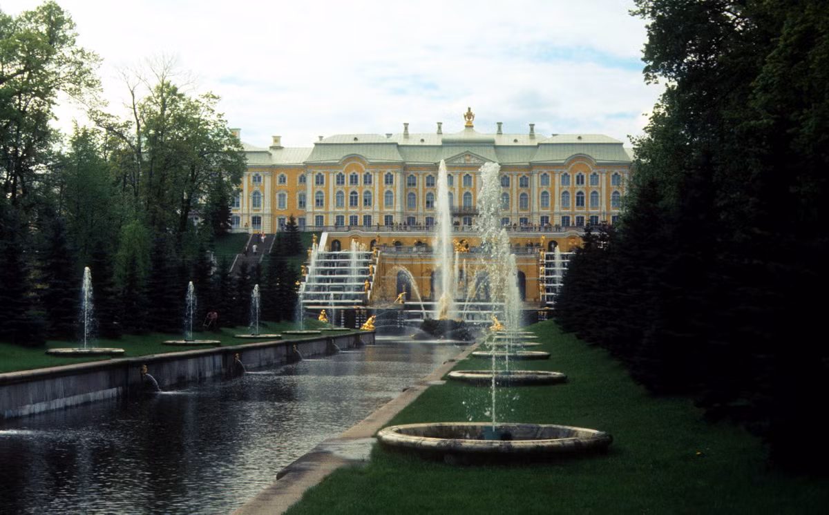 Khung cảnh tại Khu phức hợp Bảo tàng Peterhof.