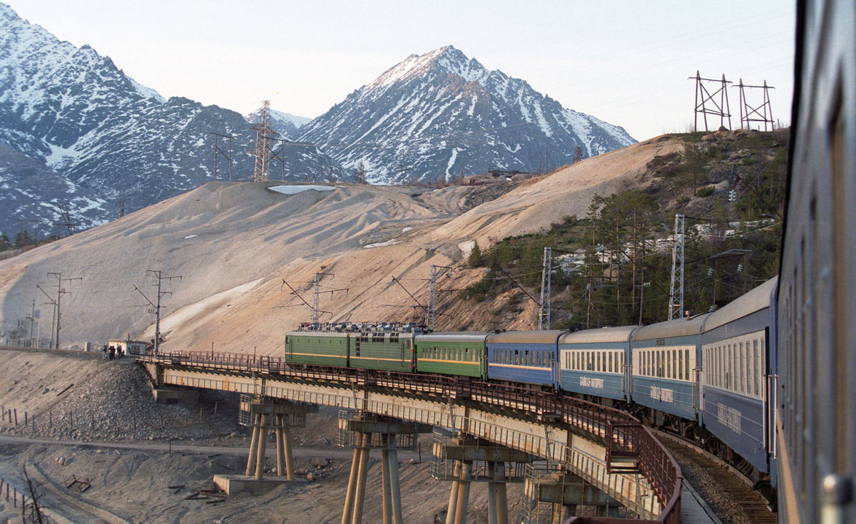 Tới nay, giới chuyên ngành vẫn gọi tuyến đường sắt xuyên Siberia là một tuyệt phẩm của kỹ nghệ xây dựng. Mọi tiến bộ mới nhất của khoa học và công nghệ lúc bấy giờ đã được đưa vào công trình, đánh thức vùng đất ngủ yên của nước Nga. Ảnh: ИА Regnum.