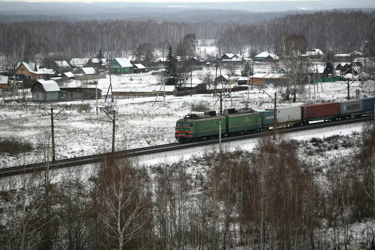 Ngược dòng thời gian, vào tháng 3/1891, Thái tử Nikolai - người sau này trở thành Sa hoàng Nikolai II - đã chủ trì lễ khởi công xây dựng phân khúc Viễn Đông của tuyến đường sắt xuyên Siberia trong thời gian dừng lại tại Vladivostok, sau khi tới thăm Nhật Bản vào cuối cuộc chu du thế giới. Ảnh: Iinosmi.ru.