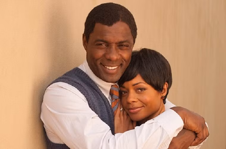 Trong khi đó, nam diễn viên Idris Elba vào vai cựu tổng thống Nelson Mandela. Cả hai trở thành cặp đôi đẹp trên phim.