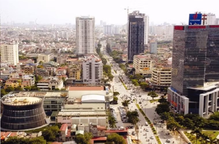 New York times dẫn ý kiến của ông Don Lâm, giám đốc điều hành của người quản lý quỹ VinaCapital, cho biết, ông đang quan tâm hơn tới những căn hộ cao tầng và công ty của ông đang tập trung đầu tư vào một khu vực tăng trưởng mới phát triển bờ sông.