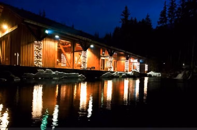 Khu nghỉ dưỡng tư rộng nhất thế giới Sundance tại bang Uhta nằm trên mảnh đất hơn 15 nghìn km vuông thuộc quyền sở hữu của Robert Redford. Khu nghỉ dưỡng có 92 phòng quanh chân núi, khu trượt tuyết riêng và nhiều dịch vụ khác thường được các đoàn làm phim chọn làm địa điểm quay thay cho các phim trường quen thuộc.