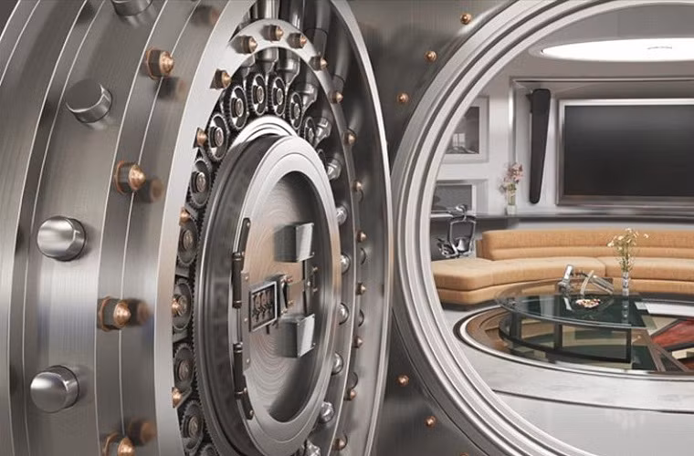 Các đại gia có thể hoàn toàn thư giãn nghỉ ngơi, tích trữ đồ đạc, tiền bạc của cải có giá trị trọng ngôi nhà " siêu an toàn" mà không phải lo ngại bất cứ điều gì xảy ra bên ngoài. Ngôi nhà được thiết kế bởi công ty chuyên cung cấp thiết bị an ninh Brown Safe..