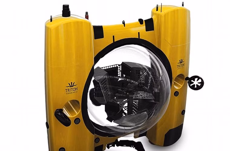 Tàu ngầm mini Triton có sức chứa 3 người lặng xuống độ sâu 36 nghìn feet. Rất nhiều đại gia sẵn sàng chi món tiền 19 triệu bảng để sắm riêng cho mình chiếc tàu ngầm thú vị này.