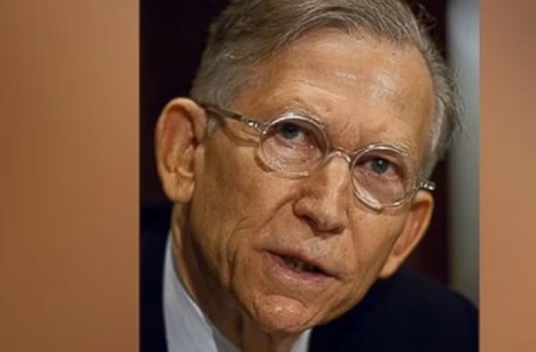  Charles Butt, 75 tuổi, chủ tịch tập đoàn H.E. butt Grocery tại Texas. Ông là 1 CEO nổi tiếng với khối tài sản 2,9 tỷ USD.