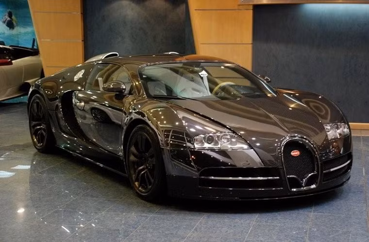  Triển lãm ô tô quốc tế New York là sự kiện lớn nhất nước Mỹ của loại hình này. Tổ chức từ 6 đến 15/4/2013, triển lãm thu hút hơn 1 triệu lượt khách, với hơn 1.000 mẫu xe được trưng bày. Tại đây, bạn có thể tìm thấy những chiếc xe có một không hai như Cadillac CTS Berlina,Lamborghini Gallardo, Ferrari 450, Rolls-Royce Drophead Phantom Coupe và Bugatti Veyron.