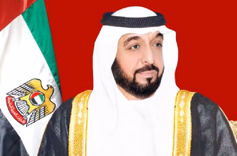  Sheikh Khalifa bin Zayed al-Nahayan, tổng thống các tiếu vương quốc Arab. Ước tính tổng tài sản của ông khoảng 15-23 tỷ USD nhờ kiểm soát đến 97 tỷ thùng dầu và điều hành quỹ lợi ích quốc gia lớn thứ 2 thế giới. Tài sản tập thể cả gia đình ông lên tới150 tỷ USD.