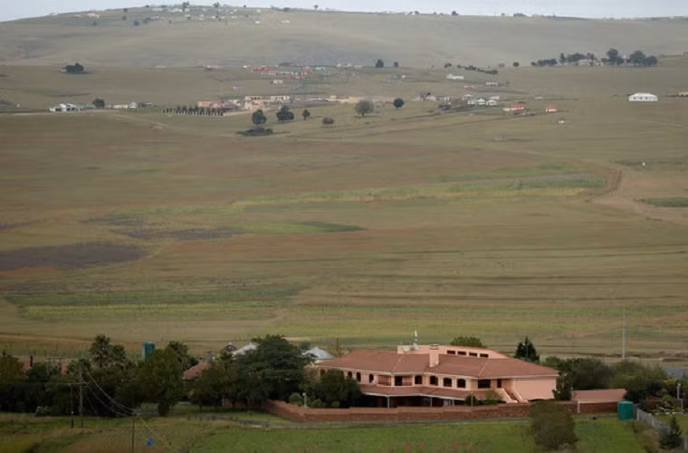 Ngôi nhà mở cửa tự do cho du khách từ 9h đến 17h cả tuần, trừ ngày “thứ sáu đặc biệt” và giáng sinh.