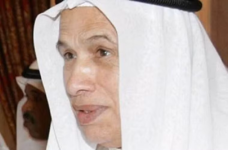  Majid Al Futtaim thành lập công ty Majid Al Futtaim Holdings năm 1992 chuyên về thị trường bán lẻ, bất động sản và dầu mỏ. Công ty hiện có 3 công ty con bao gồm 11 khách sạn, 16 trung tâm mua sắm, gần 100 siêu thị to nhỏ trên 12 quốc gia. tài sản của Majid lên tới gần 4 tỷ USD.