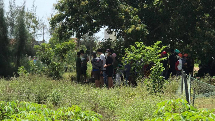 Ba nguoi trong gia dinh tu vong bat thuong, be gai 3 tuoi mat tich-Hinh-2