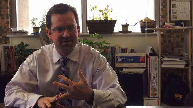 Howard Schultz của Starbucks (118 triệu USD/năm); Marc Benioff của Salesforce.com (110 triệu USD/năm) và Frank Coyne của Verisk Analytics (100 triệu USD/năm). (Ảnh: Frank Coyne).