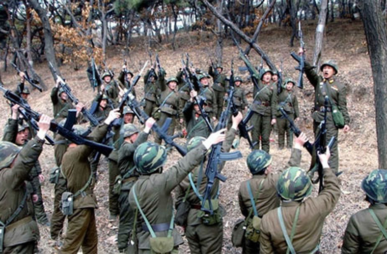 Ngày 8/3/2013, Triều Tiên bãi bỏ tất cả các hiệp ước không xâm phạm giữa Bình Nhưỡng và Seoul. Trong ảnh là binh sĩ Triều Tiên.