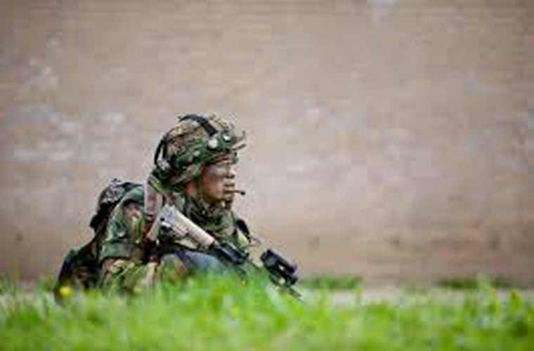 Ngày 8/3/1942, quân đội Hà Lan đầu hàng Nhật Bản, kết thúc thời kỳ nước này áp đặt sự thống trị tại khu vực Đông Ấn. Quân đội Hà Lan đã chính thức rút quân toàn bộ khỏi đảo Java sau khi cuộc chiến tranh kết thúc được 2 tháng.