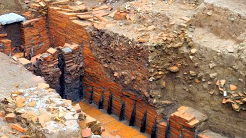 Hiện trường khai quật, thăm dò khảo cổ Trung tâm Hoàng thành Thăng Long năm 2012