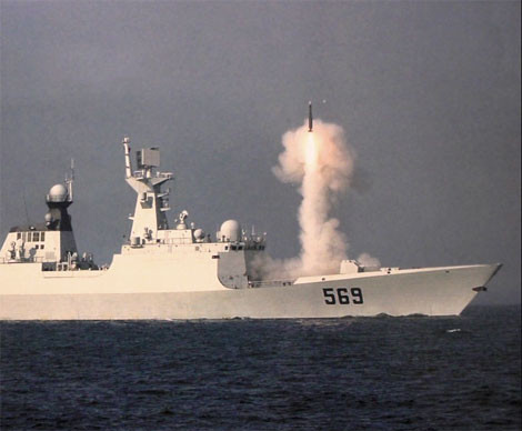 Trung Quốc đã thử thành công tên lửa tầm trung HQ-16 trên tàu hộ vệ tên lửa Type 054A.