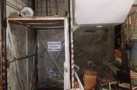 Chiếc tời dùng vận chuyển VLXD đã bị rơi làm 6 người bị thương.