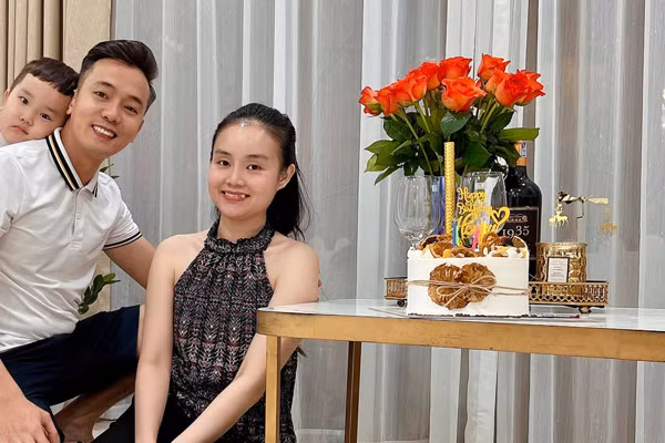 Vo dep con xinh cua Hong “chim lon” trong 