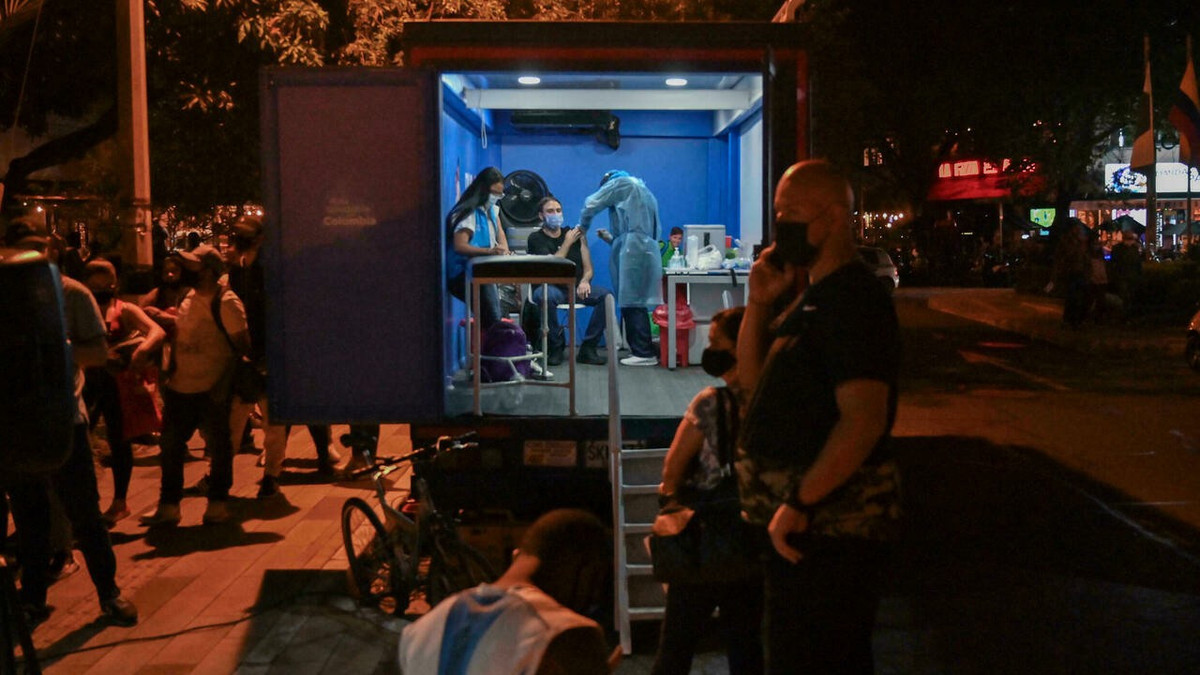 Canh bao nong tu WHO: Bien chung moi nguy co khang vac xin