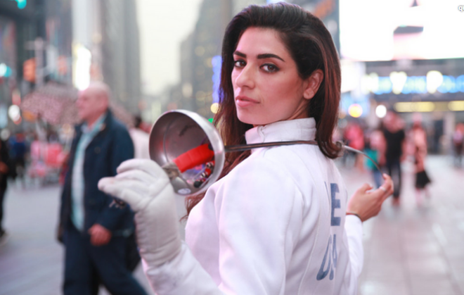 Không chỉ là một kiếm sĩ tài năng, Natalie Vie còn là người mẫu nổi tiếng nước Mỹ với gương mặt xinh đẹp cùng dáng hình cực kỳ gợi cảm.