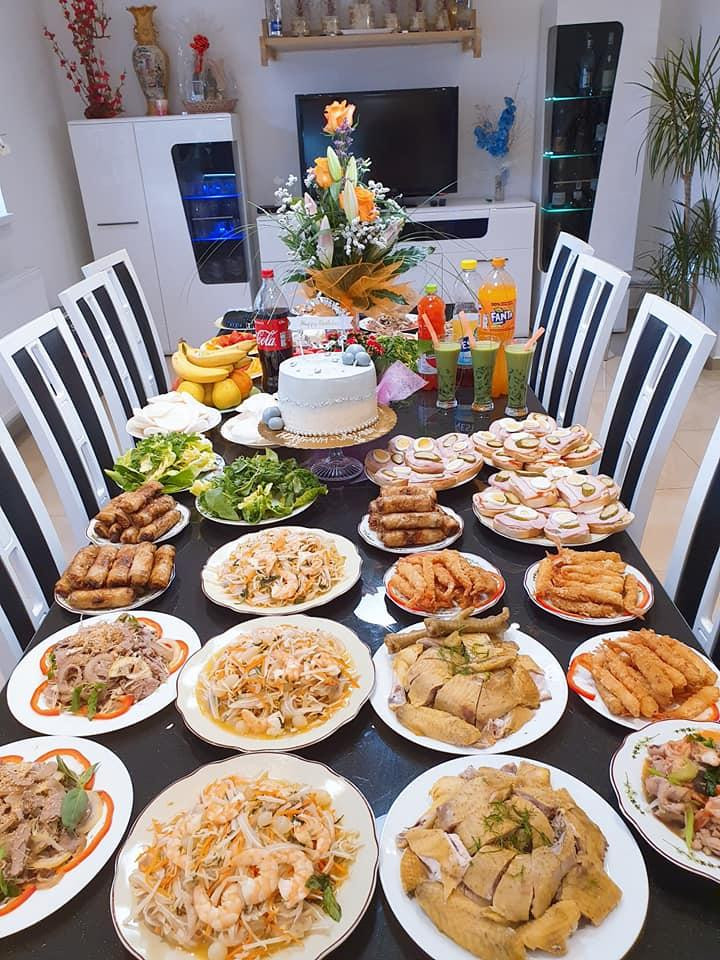 Thach con dau cam 350k lam 2 mam tiec, bay len me chong chet dieng-Hinh-2