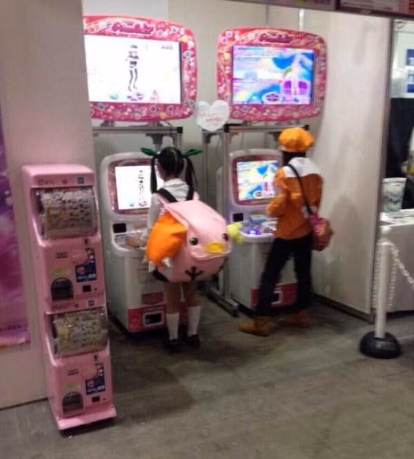 Ba lô siêu nặng của bé.