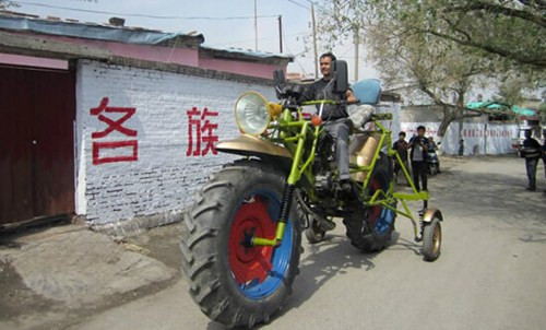 Siêu mô tô dạo phố.