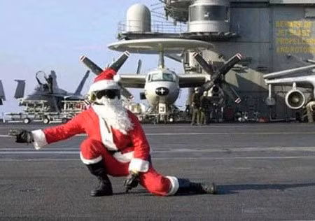 Ông già Noel đổi phương tiện di chuyển.