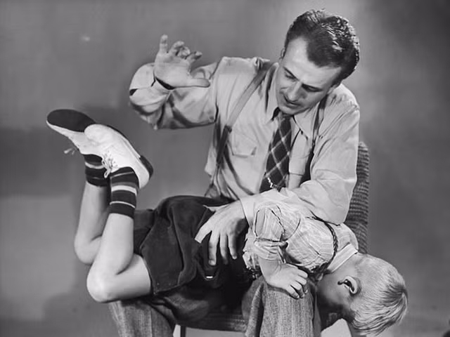 Nhung tai hoa khung khiep ap den neu cha me dung don roi