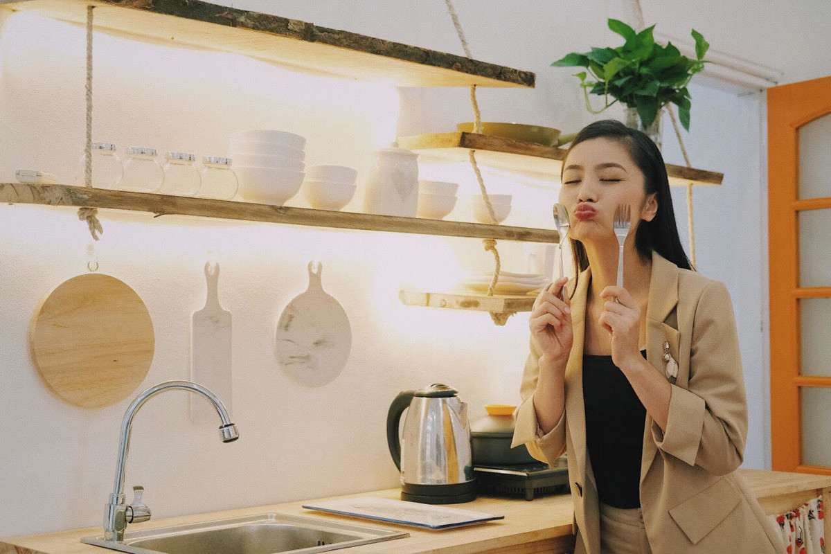 Diễn viên Diệu Hương có niềm đam mê đặc biệt với bếp núc. Cô thích nấu ăn và tự tay chuẩn bị các bữa cơm cho gia đình.