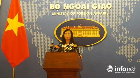 Viet Nam yeu cau TQ dung ngay viec dat tram khi tuong trai phep o Truong Sa