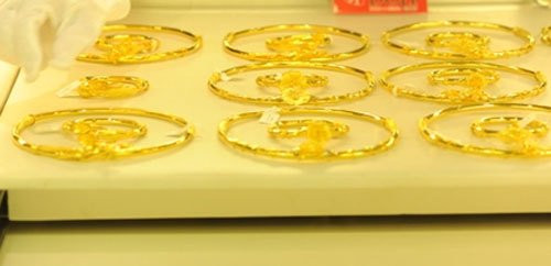 Gia vang hom nay 8/11: Donald Trump that the, USD tut, vang len