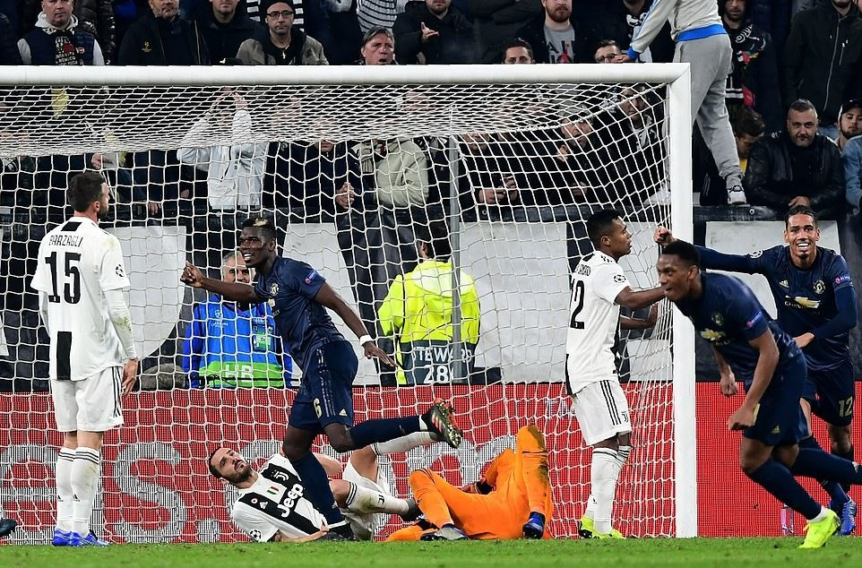 Tiep tuc loi nguoc dong, M.U gianh 3 diem truoc Juventus-Hinh-2