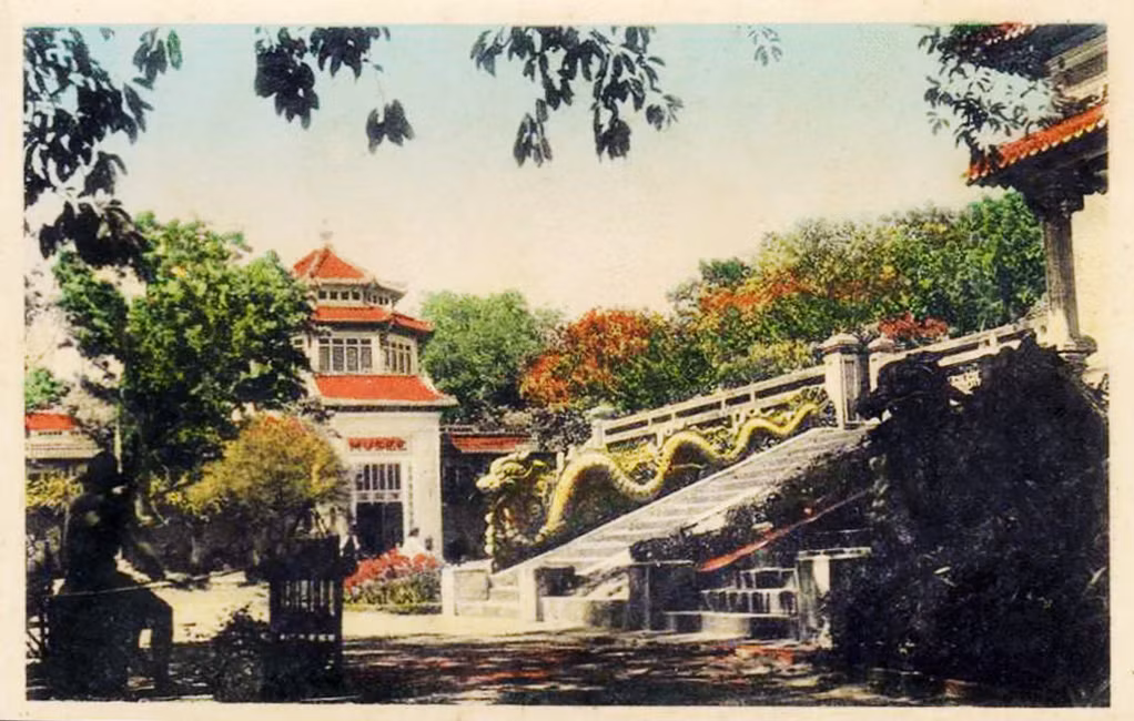 Năm 1970, bảo tàng được xây dựng thêm phần phía sau một dãy nhà do kiến trúc sư Nguyễn Bá Lăng thiết kế, còn phần mặt tiền không có nhiều thay đổi kể từ khi khánh thành cho đến nay.