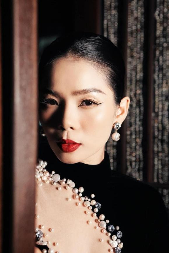 Lệ Quyên phản pháo khi bị chê bai làm lố với Lâm Bảo Châu ảnh 2 Lệ Quyên phản pháo khi bị chê bai làm lố với Lâm Bảo Châu ảnh 2